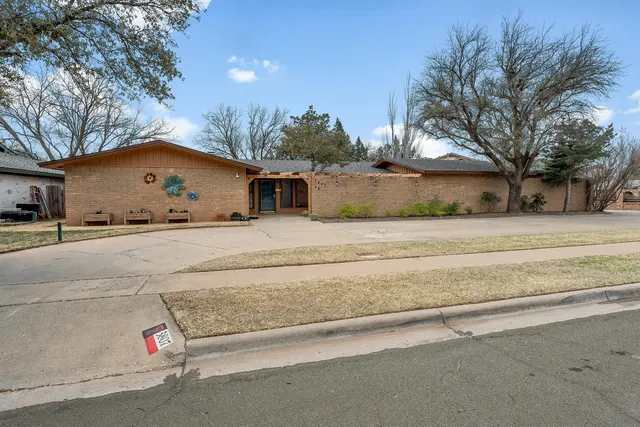 Photo 3 — 3807 68th Street, Lubbock, TX 79413