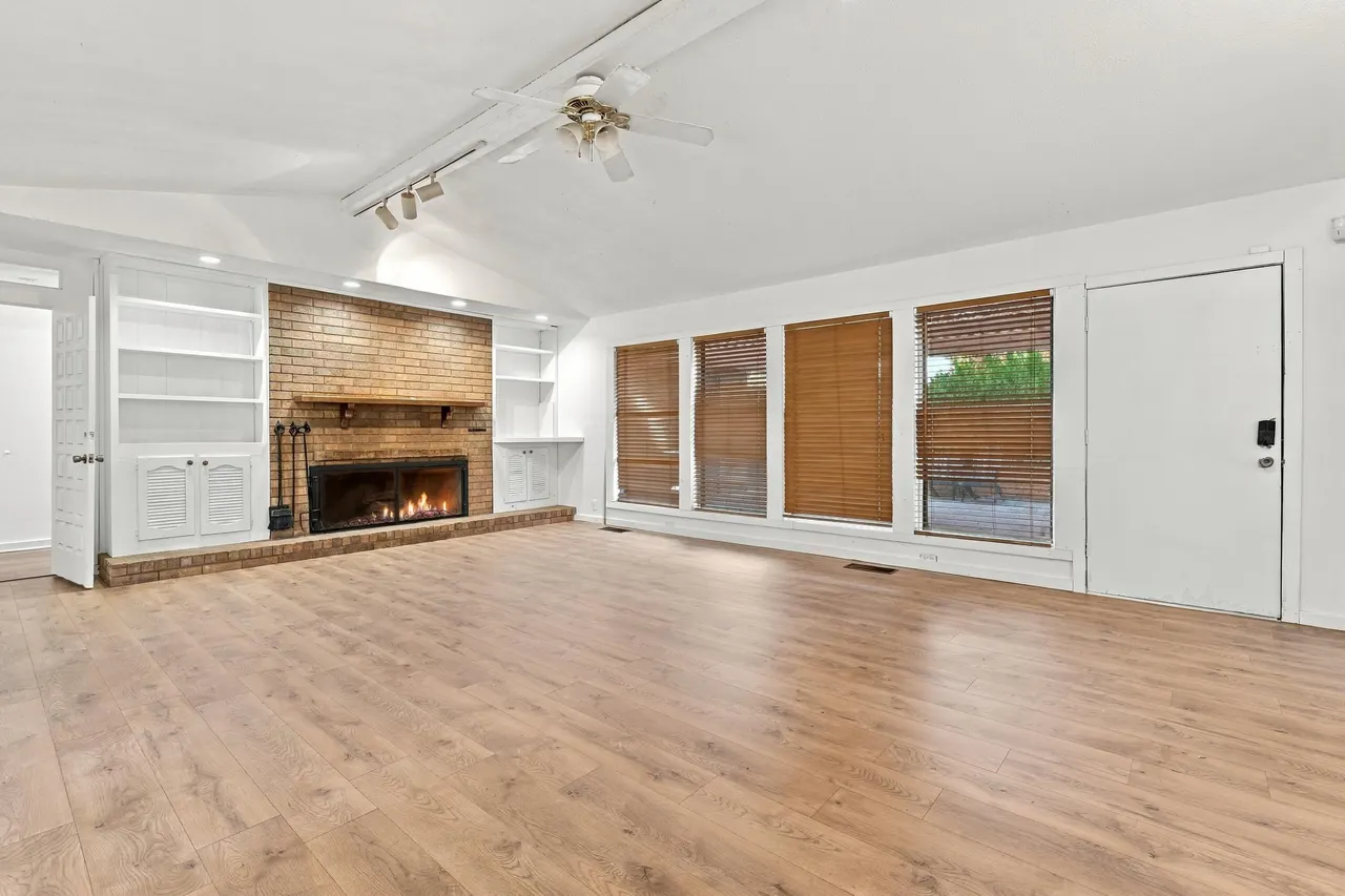 Photo 10 — 3807 68th Street, Lubbock, TX 79413