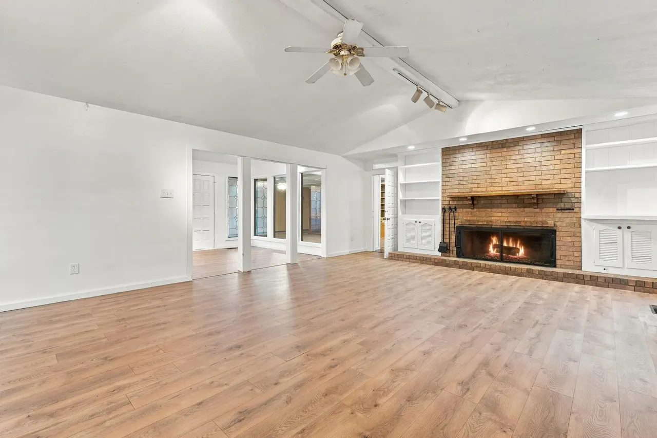 Photo 11 — 3807 68th Street, Lubbock, TX 79413