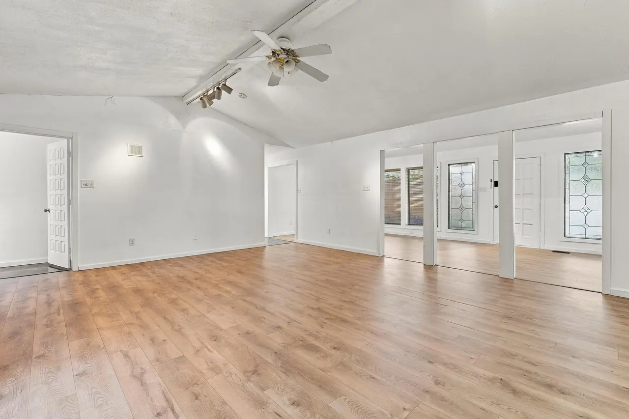 Photo 13 — 3807 68th Street, Lubbock, TX 79413