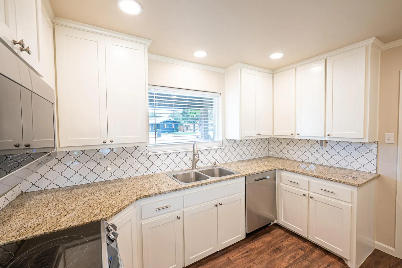 Photo 5 — 1304 8th Street, Shallowater, TX 79363