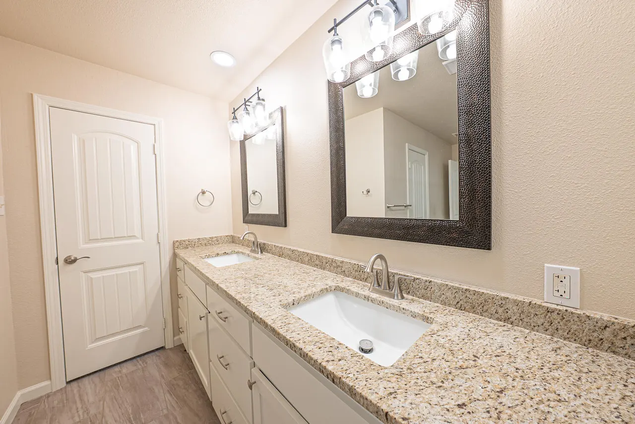 Photo 13 — 1304 8th Street, Shallowater, TX 79363