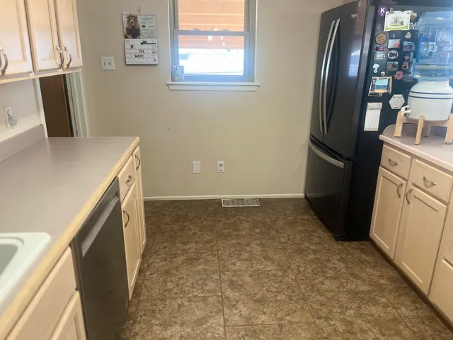 Photo 5 — 2509 N Hartford Avenue, Lamesa, TX 79331
