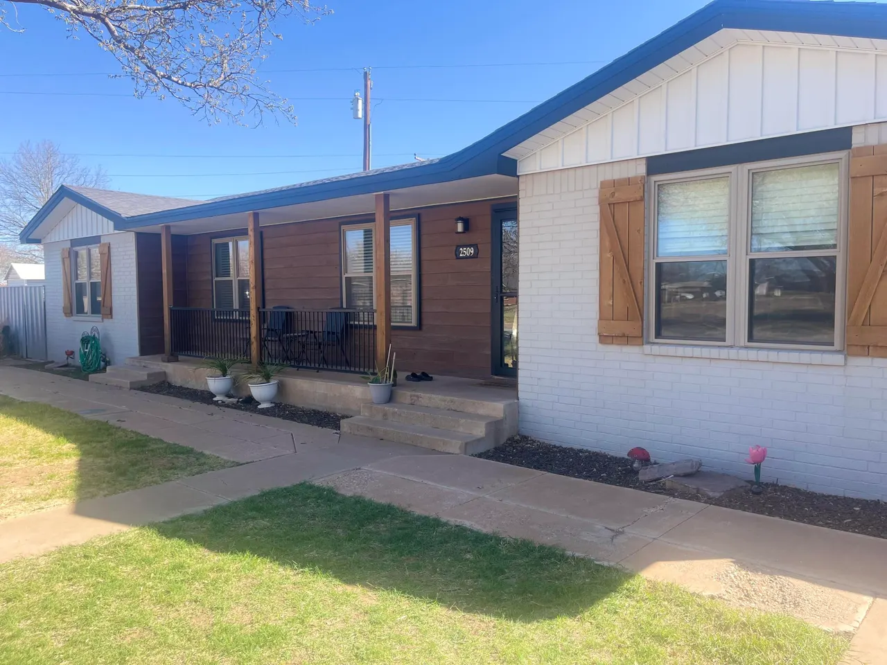 Front exterior — 2509 N Hartford Avenue, Lamesa, TX 79331