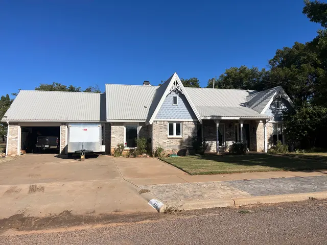 Photo 2 — 610 N 23rd Street, Lamesa, TX 79331