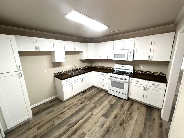 Photo 7 — 1910 64th Street, Lubbock, TX 79412
