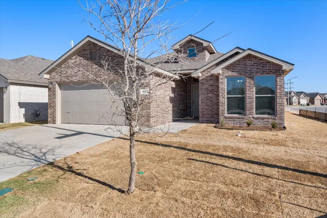 Photo 3 — 6927 53rd Street, Lubbock, TX 79407