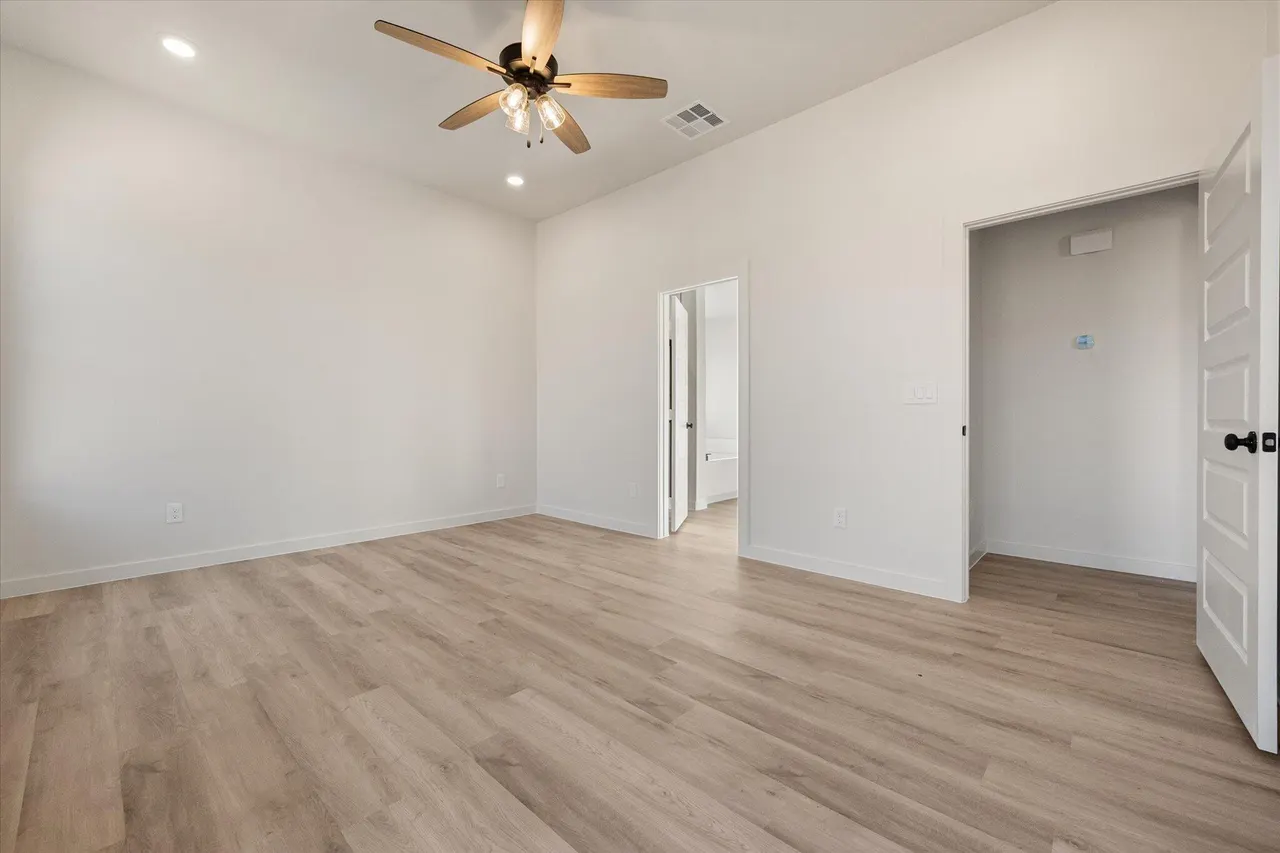 Photo 12 — 6927 53rd Street, Lubbock, TX 79407