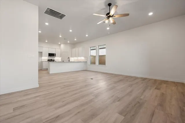 Photo 5 — 6927 53rd Street, Lubbock, TX 79407