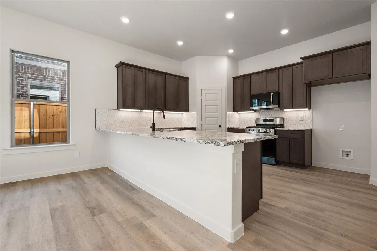Photo 10 — 6925 53rd Street, Lubbock, TX 79407