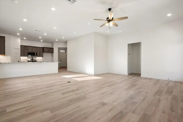 Photo 5 — 6925 53rd Street, Lubbock, TX 79407
