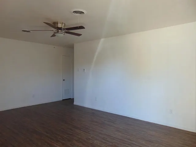 Photo 3 — 2402 46th Street B, Lubbock, TX 79412