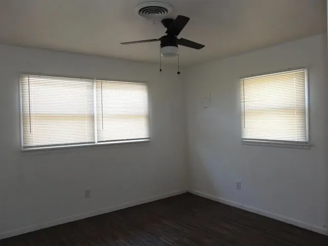Photo 4 — 2402 46th Street B, Lubbock, TX 79412