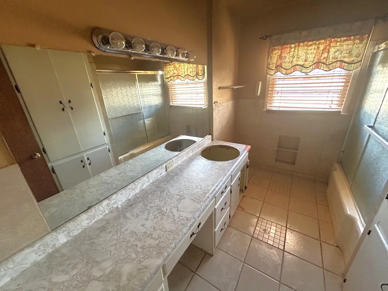 Photo 8 — 2406 48th Street, Lubbock, TX 79412