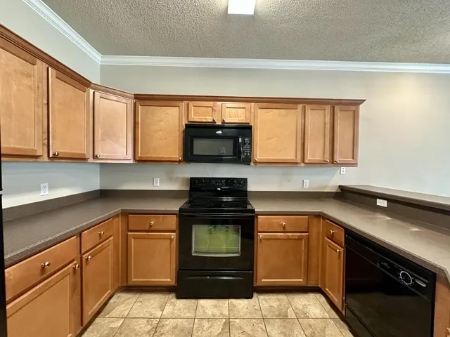 Photo 8 — 2106 Main Street APT 4, Lubbock, TX 79401