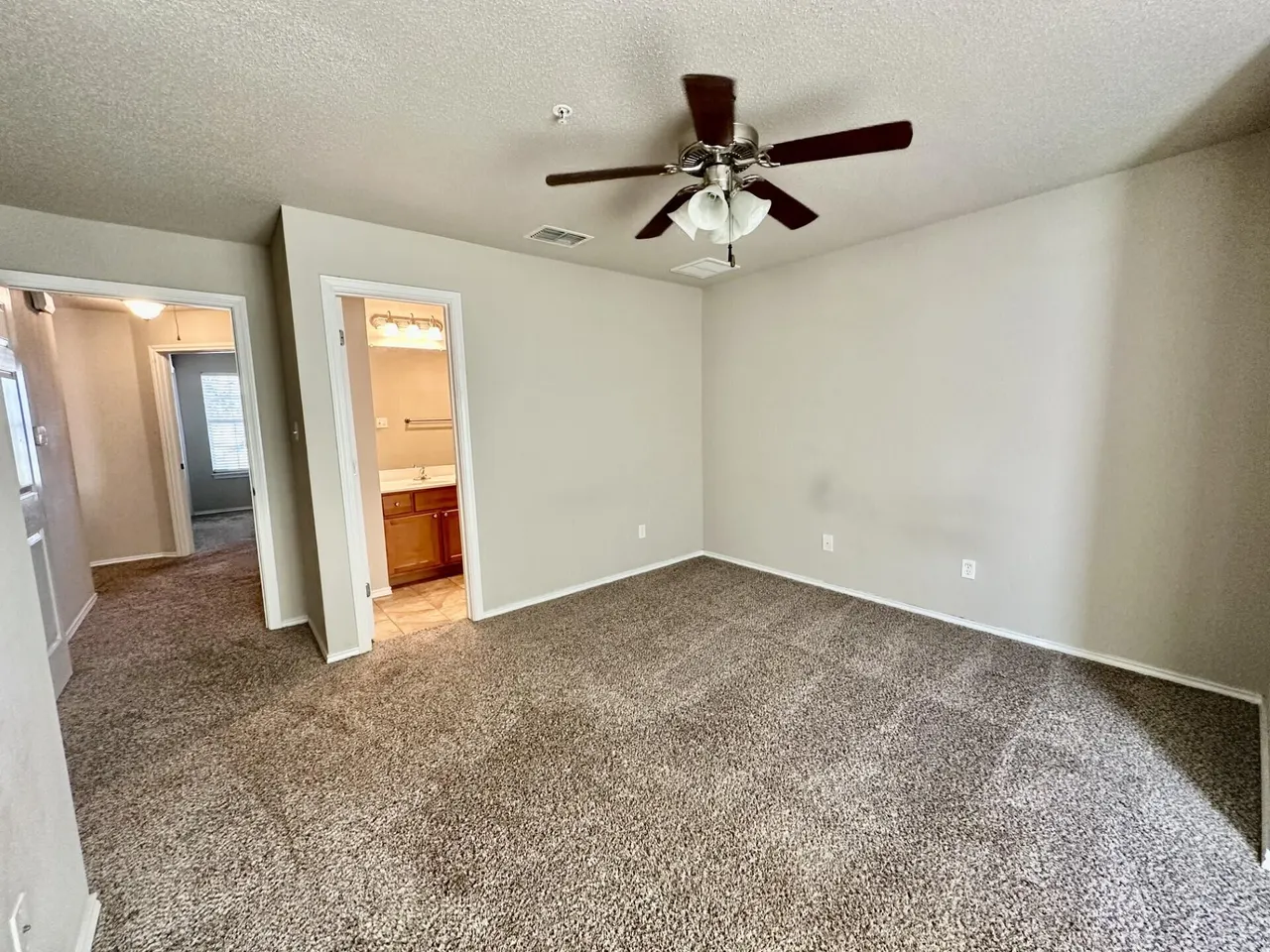 Photo 22 — 2106 Main Street APT 4, Lubbock, TX 79401