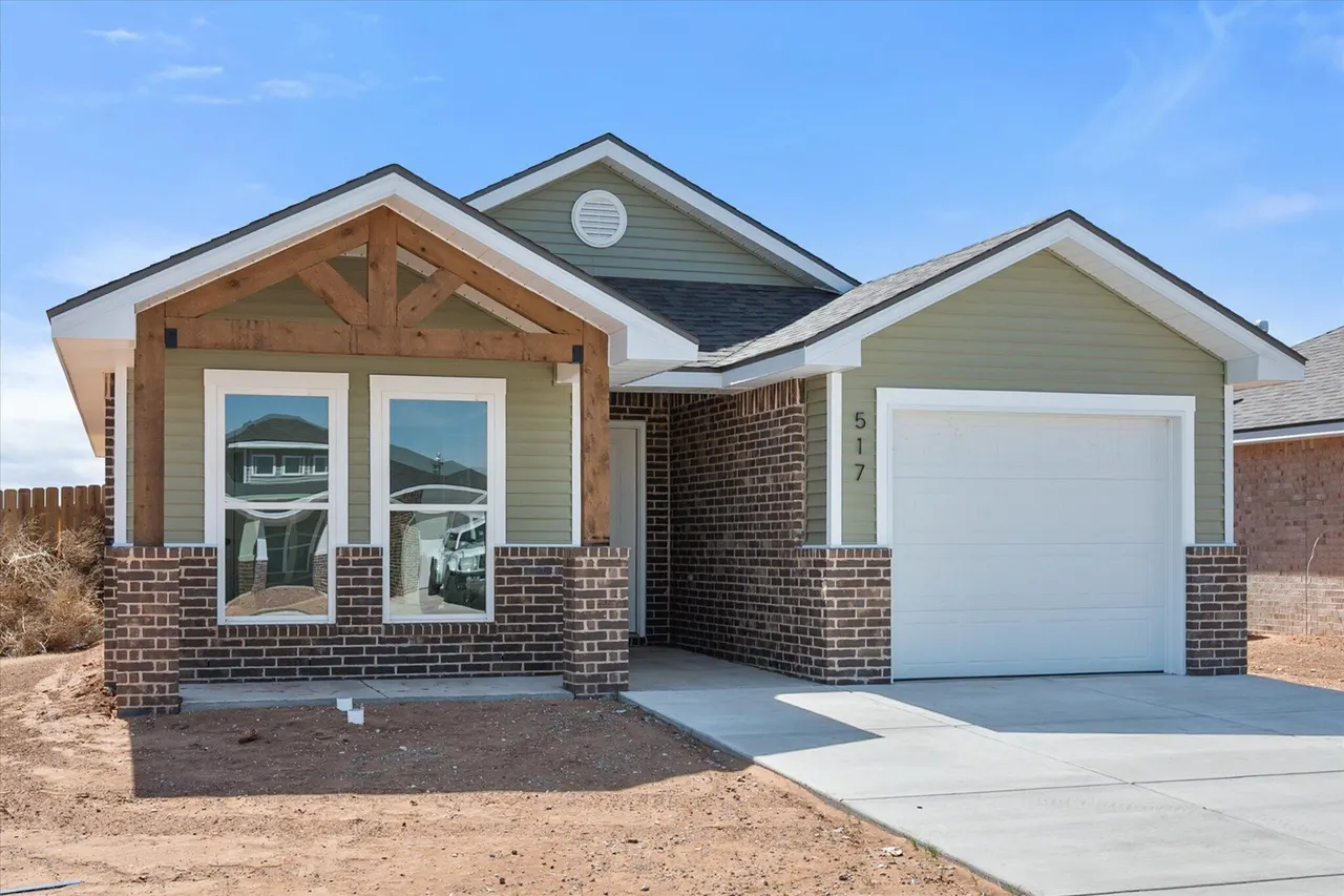 Photo 3 — 517 E 24th Street, Wolfforth, TX 79382