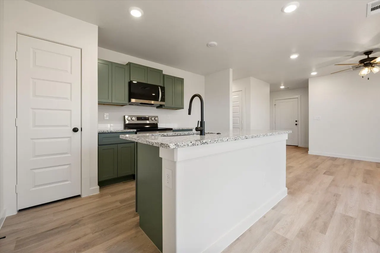 Photo 11 — 517 E 24th Street, Wolfforth, TX 79382