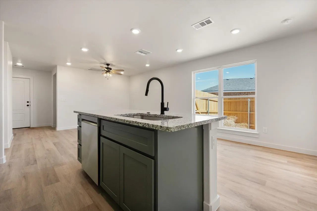 Photo 15 — 517 E 24th Street, Wolfforth, TX 79382