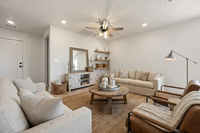 Photo 5 — 517 E 24th Street, Wolfforth, TX 79382
