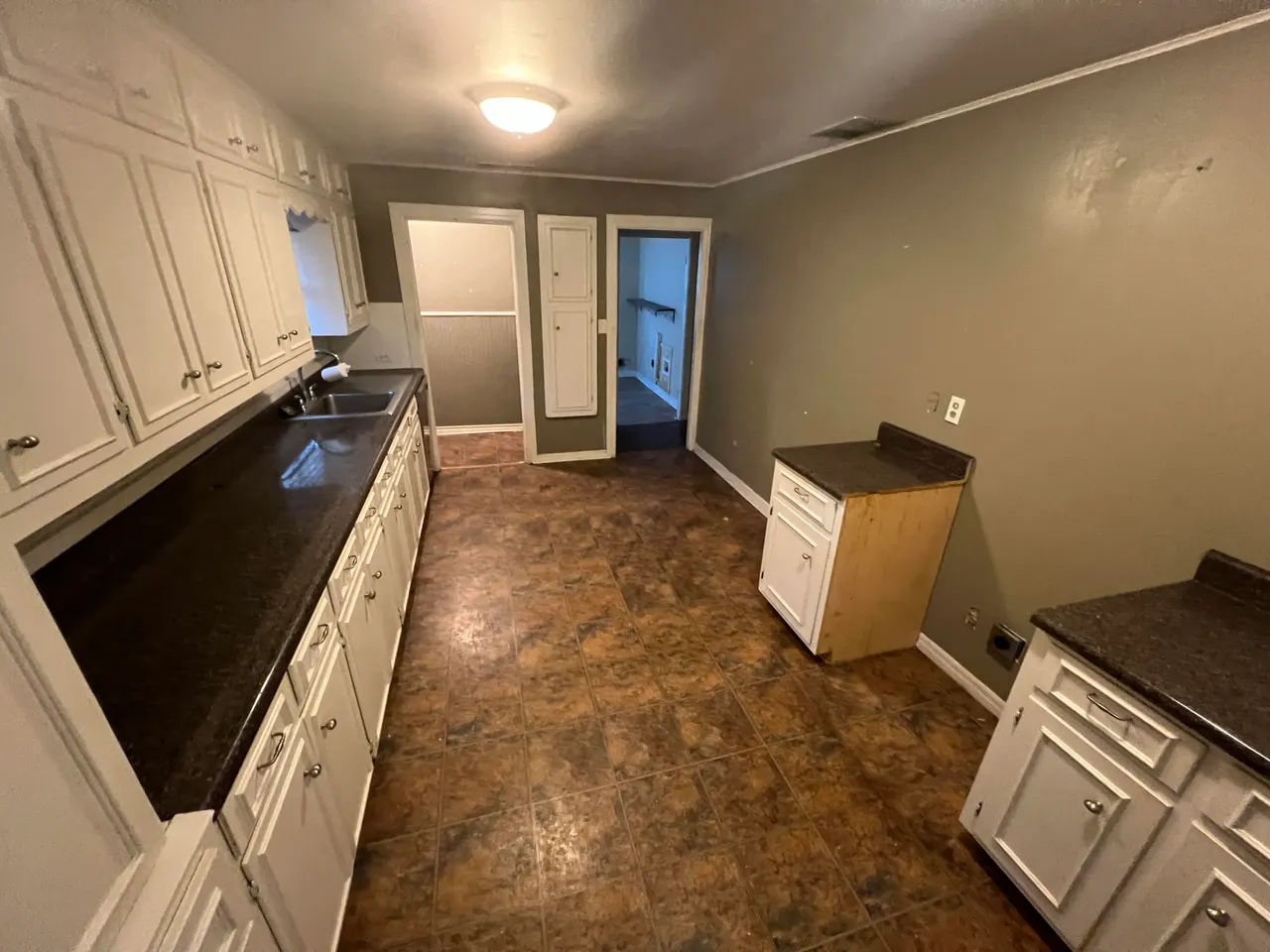 Photo 5 — 203 NE Alpine, Plainview, TX 79072