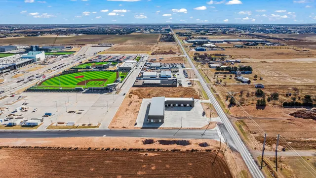 Photo 5 — 4726 Woodrow Road, Lubbock, TX 79424