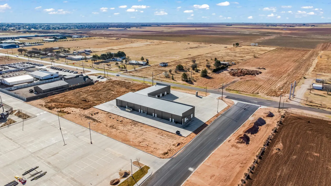 Photo 6 — 4726 Woodrow Road, Lubbock, TX 79424