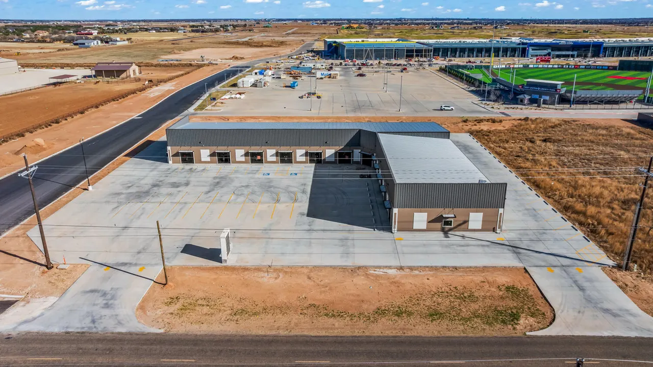Photo 3 — 4726 Woodrow Road, Lubbock, TX 79424