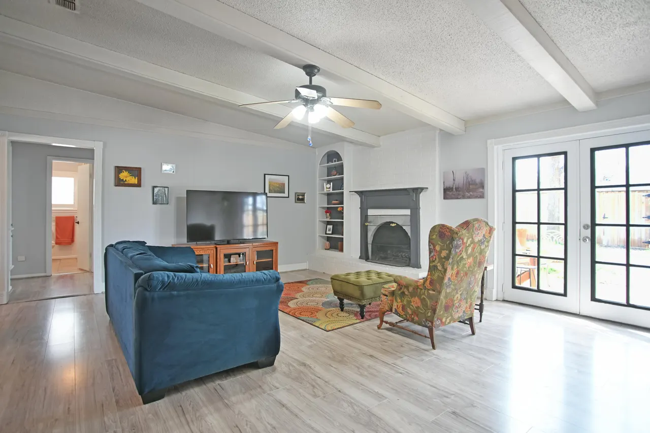 Photo 4 — 4327 57th Street, Lubbock, TX 79413