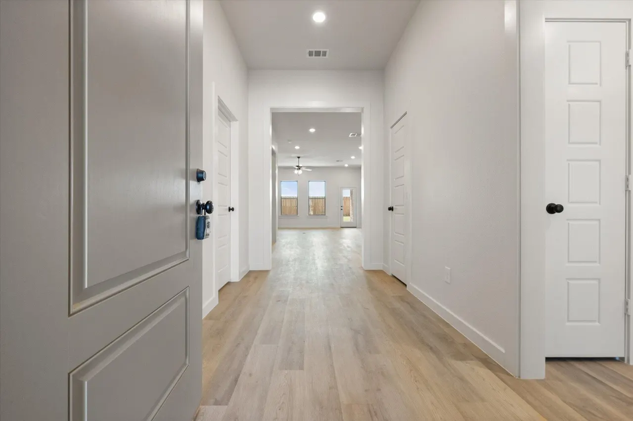 Photo 4 — 6101 121st Street, Lubbock, TX 79424