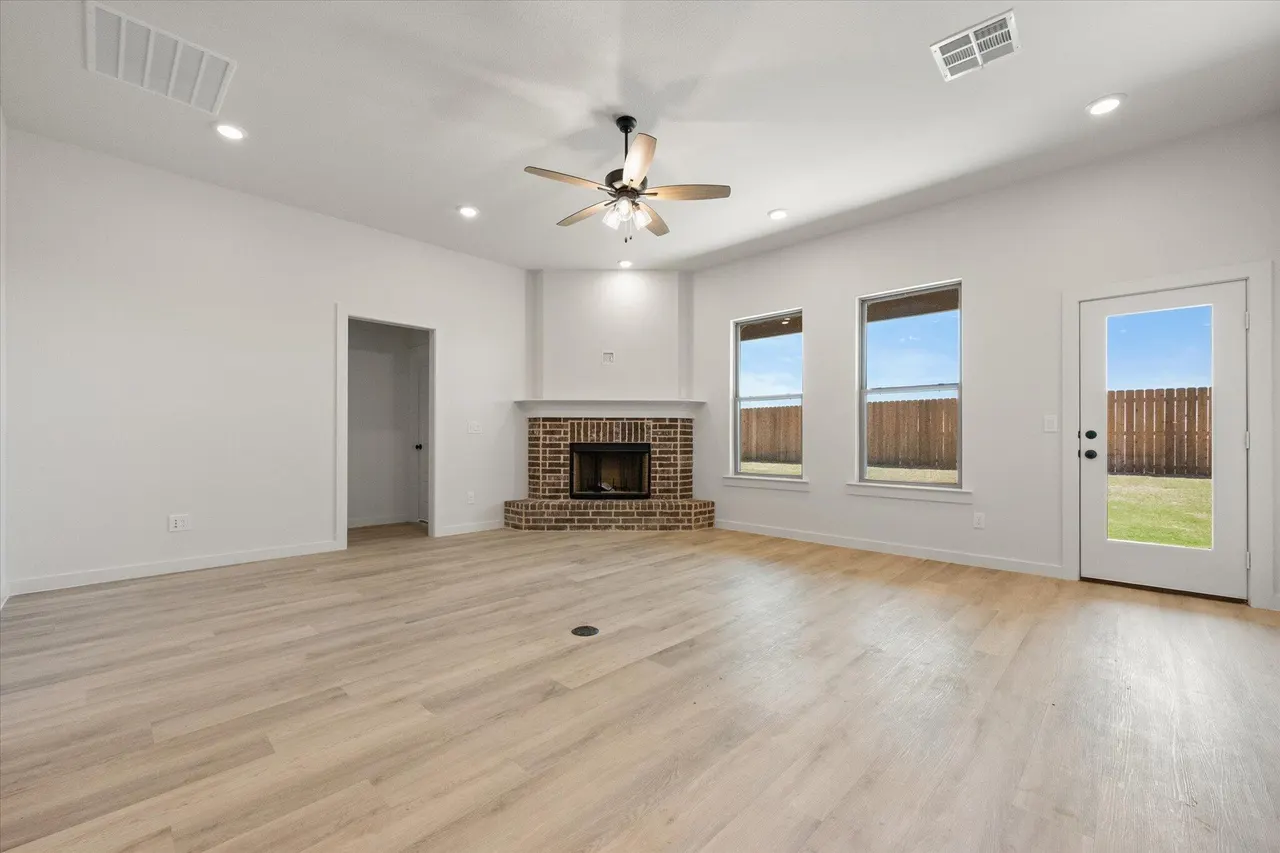 Photo 5 — 6101 121st Street, Lubbock, TX 79424