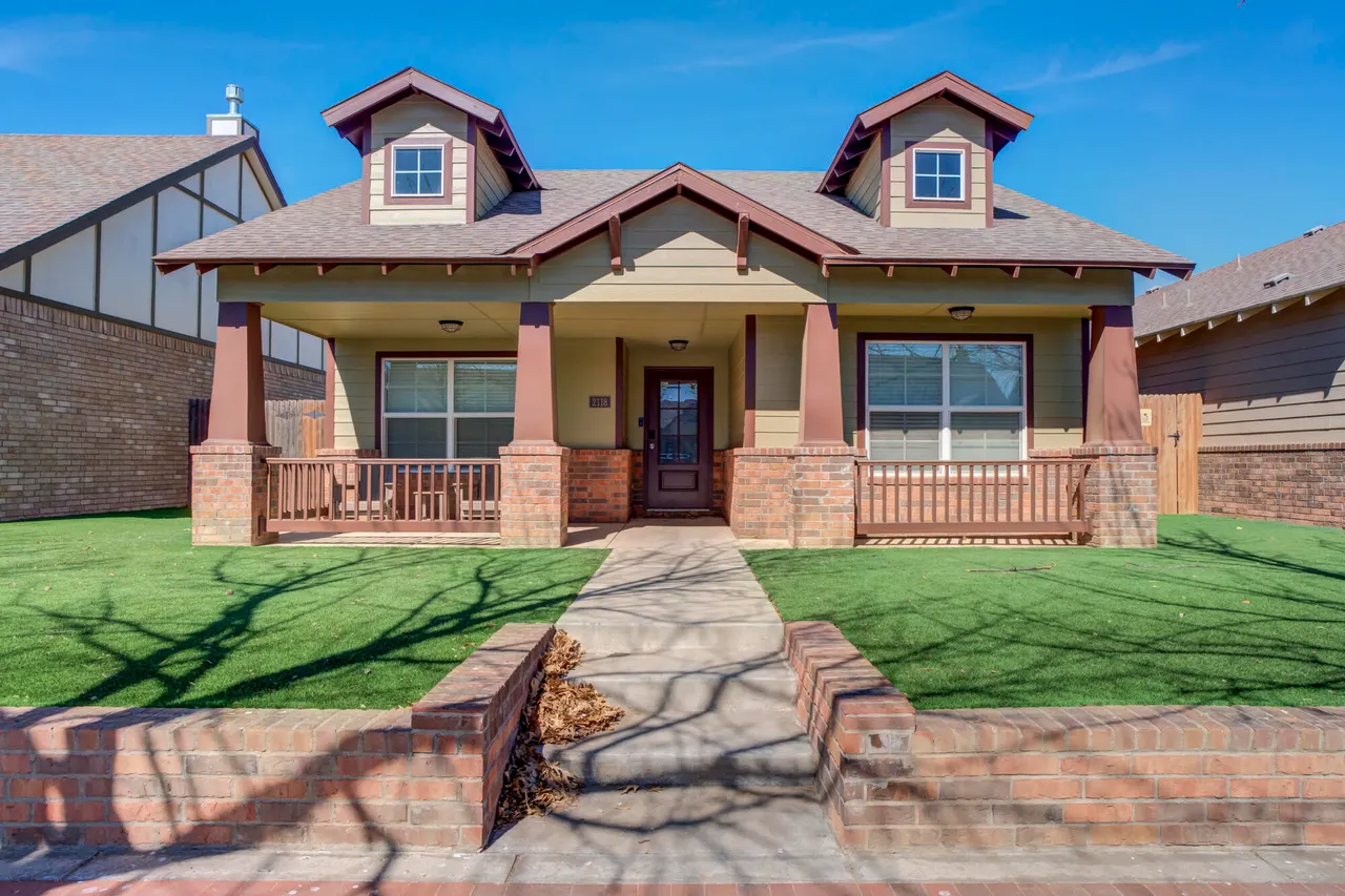 Front exterior — 2118 9th Street, Lubbock, TX 79401