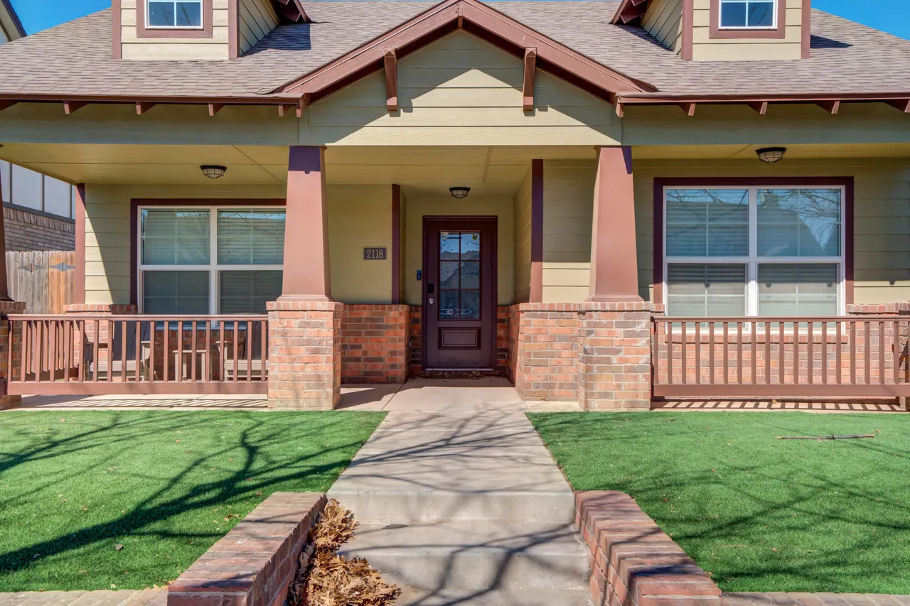 Photo 3 — 2118 9th Street, Lubbock, TX 79401