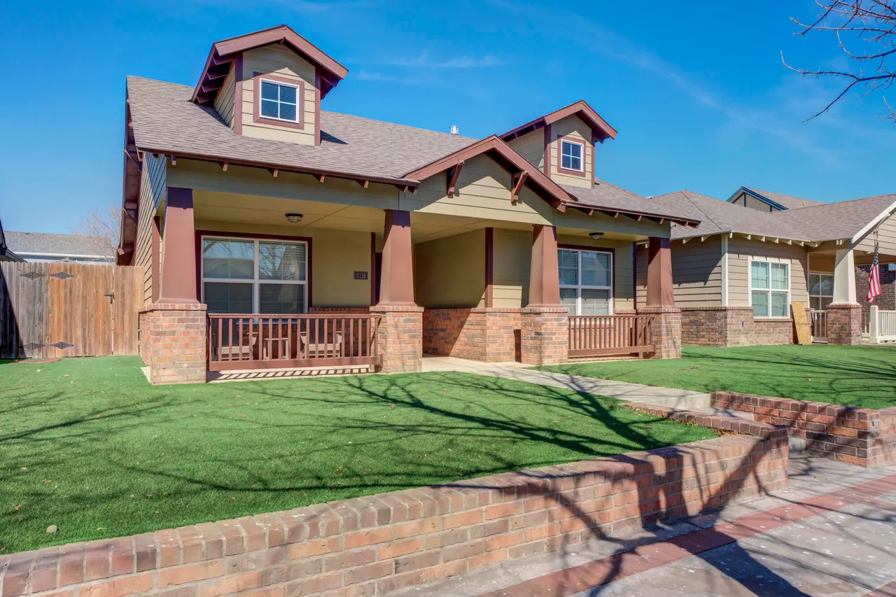 Photo 4 — 2118 9th Street, Lubbock, TX 79401