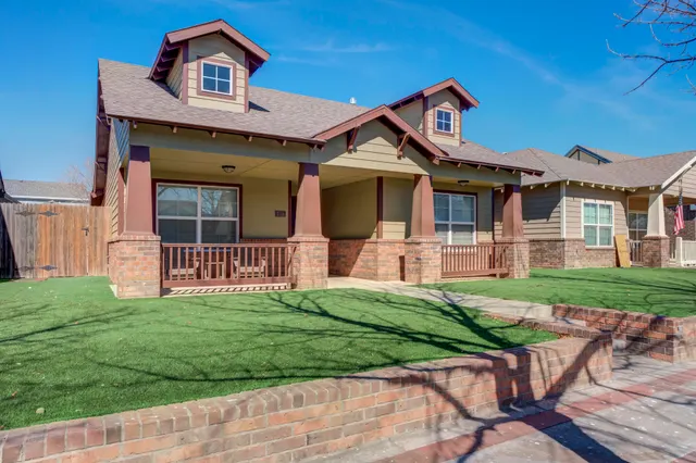 Photo 4 — 2118 9th Street, Lubbock, TX 79401