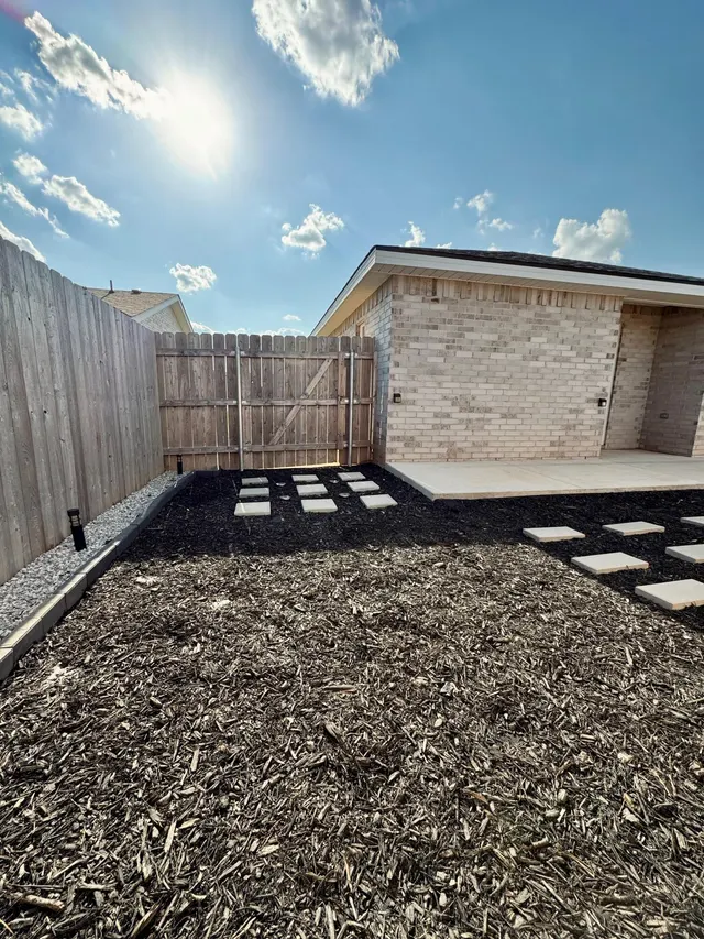 Photo 4 — 2012 Plains Avenue, Wolfforth, TX 79382