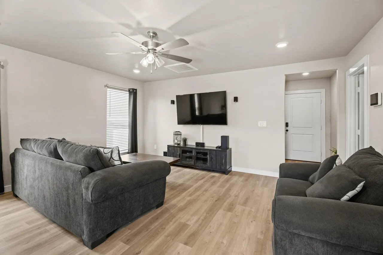 Photo 7 — 2012 Plains Avenue, Wolfforth, TX 79382