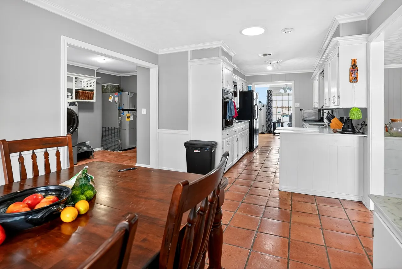 Photo 12 — 2113 62nd Street, Lubbock, TX 79412