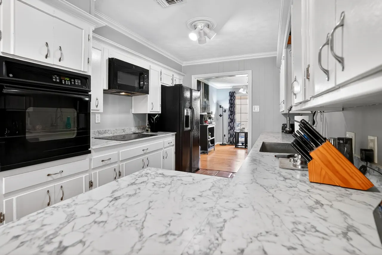 Photo 11 — 2113 62nd Street, Lubbock, TX 79412