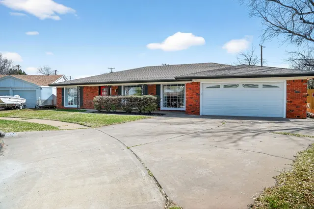 Photo 2 — 2113 62nd Street, Lubbock, TX 79412