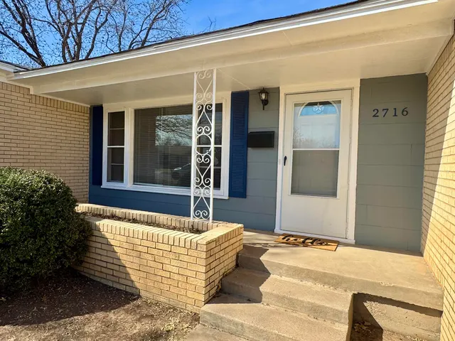 Photo 2 — 2716 40th Street, Lubbock, TX 79413