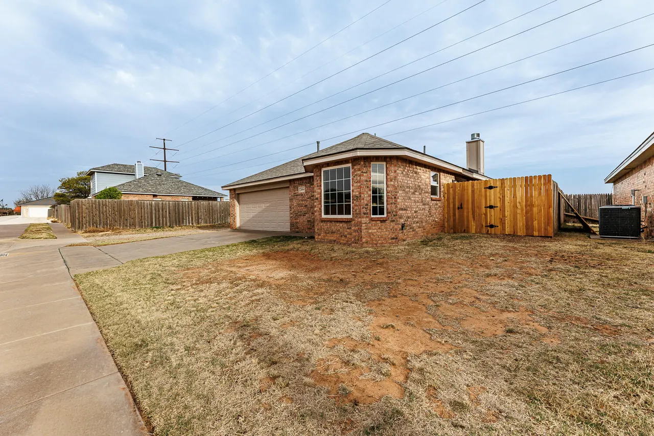 Photo 4 — 2804 106th Street, Lubbock, TX 79423