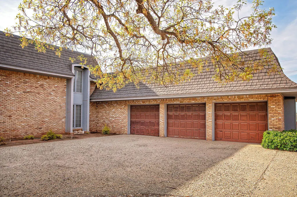 Photo 4 — 1407 Mustang Drive, Denver City, TX 79323