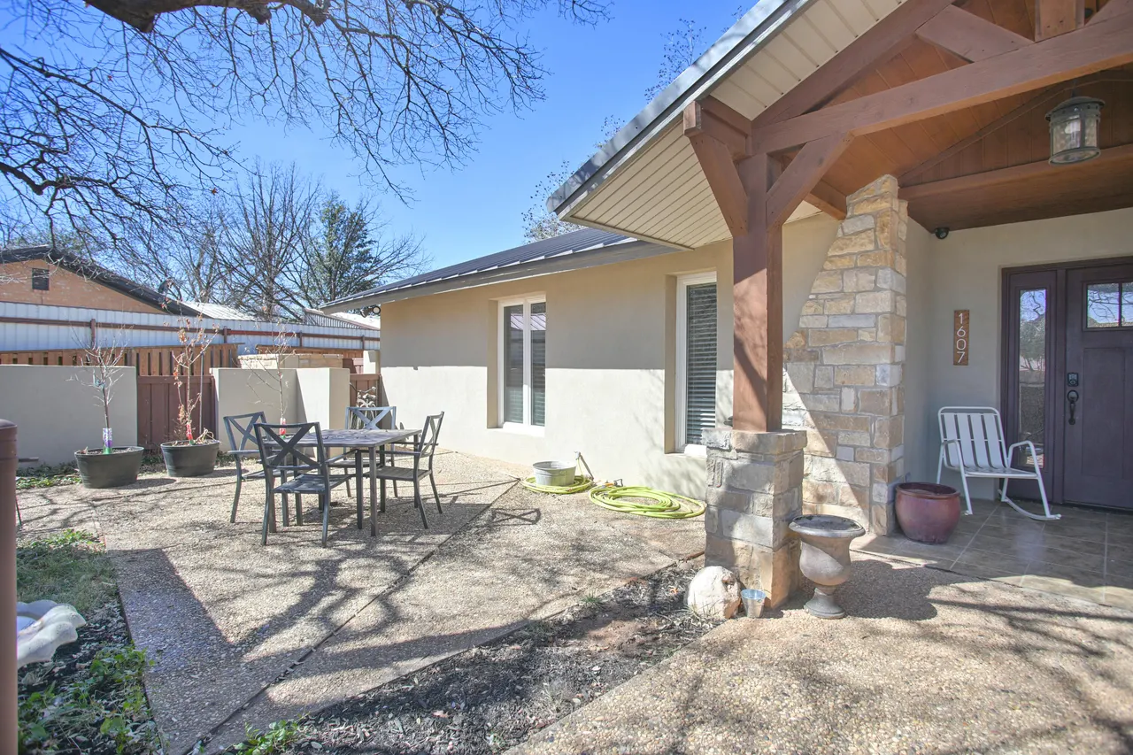 Photo 6 — 1607 E Paseo Circle, Brownfield, TX 79316