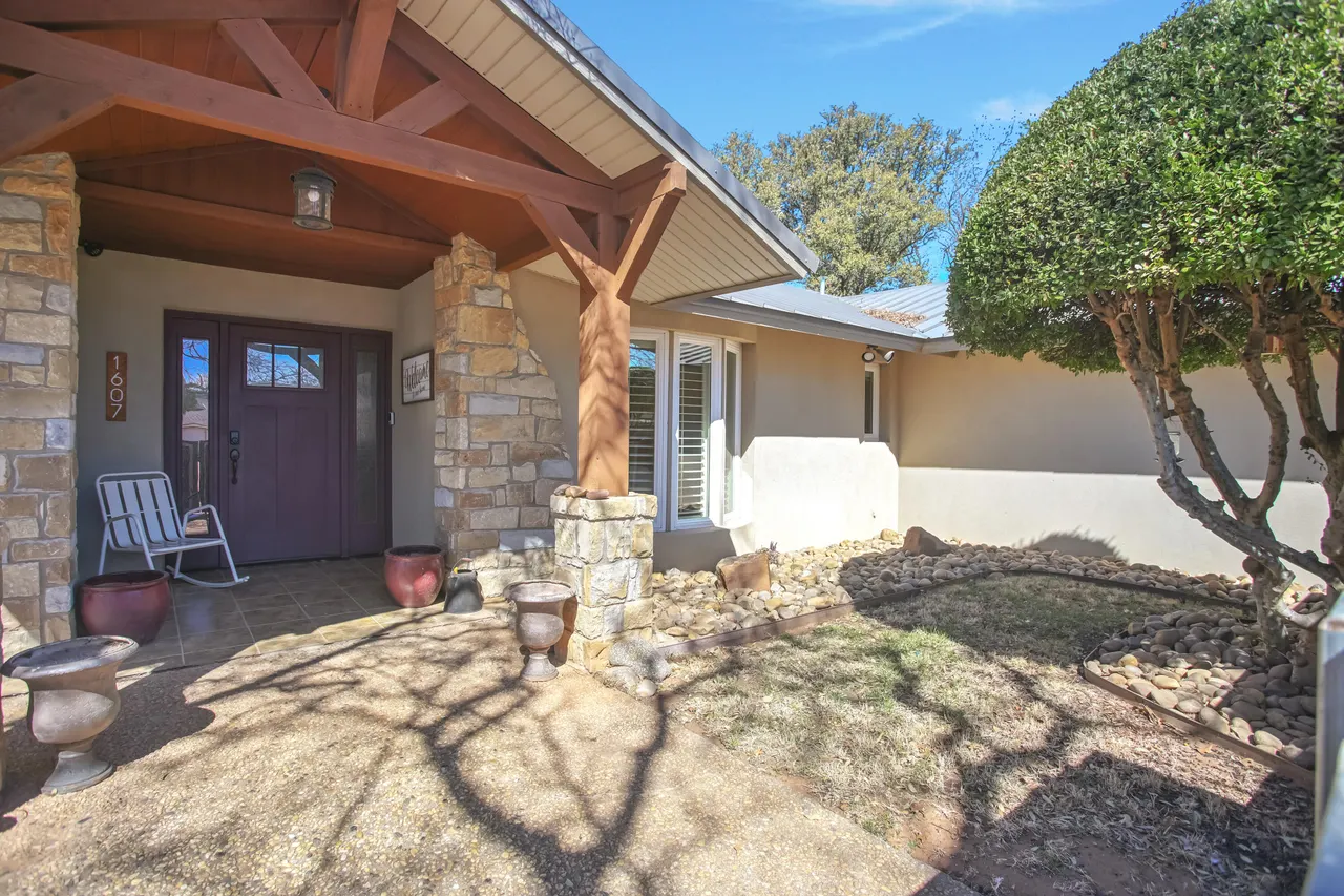 Photo 7 — 1607 E Paseo Circle, Brownfield, TX 79316