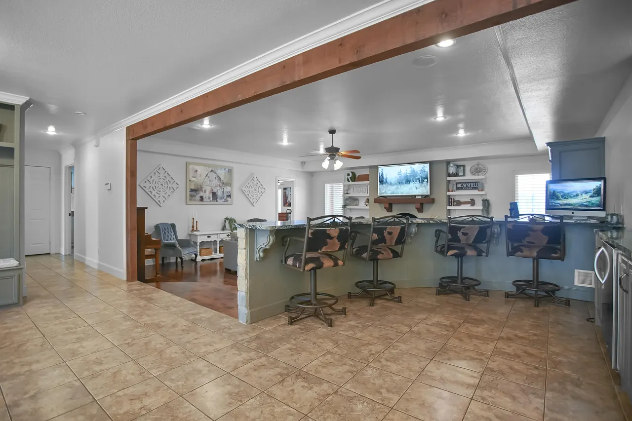 Photo 10 — 1607 E Paseo Circle, Brownfield, TX 79316