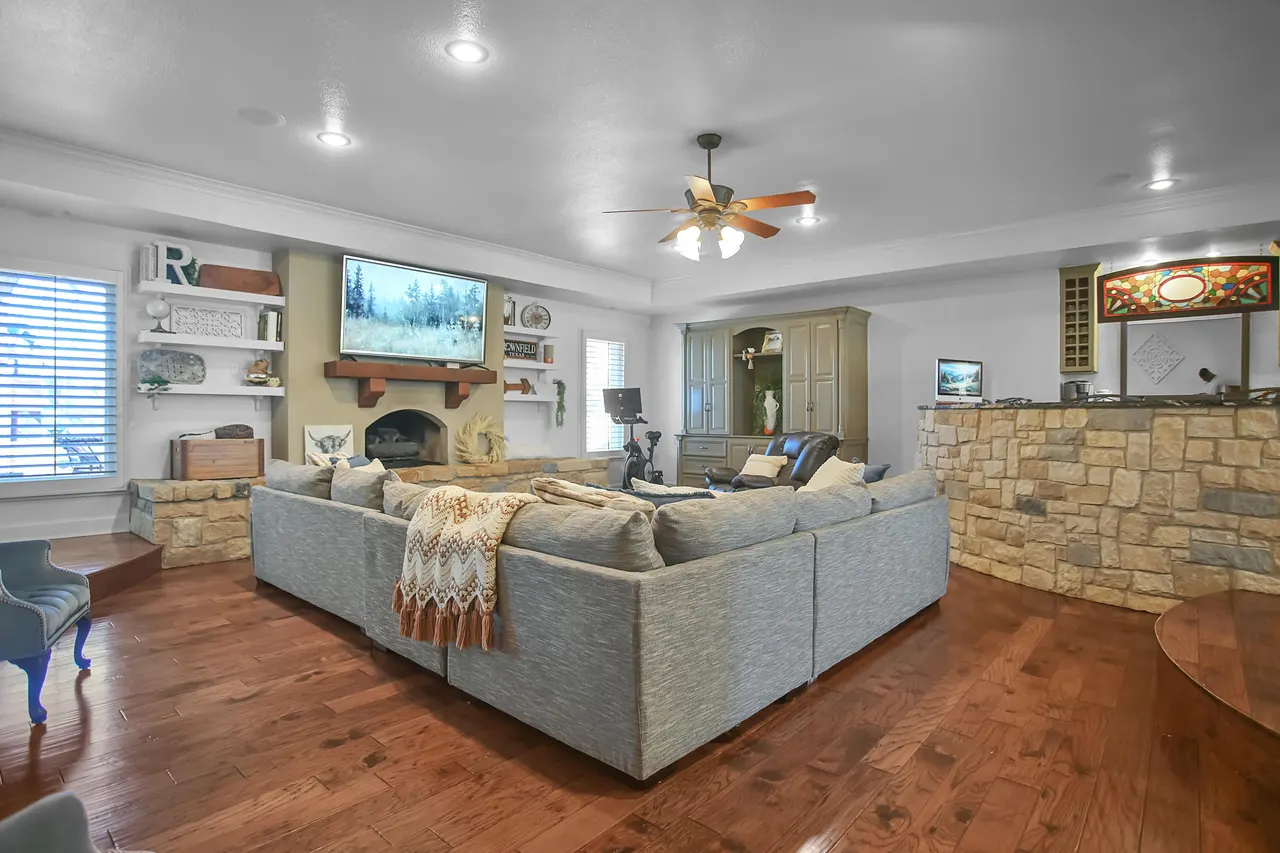 Photo 12 — 1607 E Paseo Circle, Brownfield, TX 79316