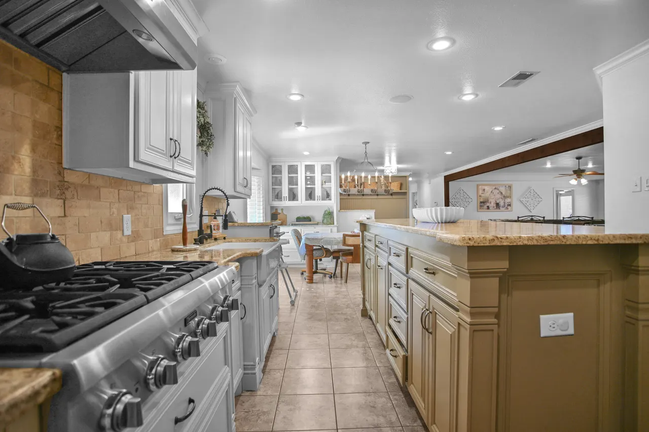 Photo 32 — 1607 E Paseo Circle, Brownfield, TX 79316