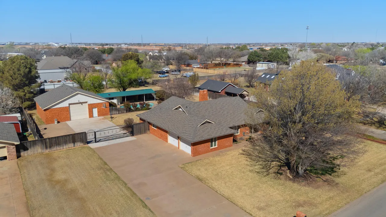 Photo 2 — 6808 Rochester Avenue, Lubbock, TX 79424