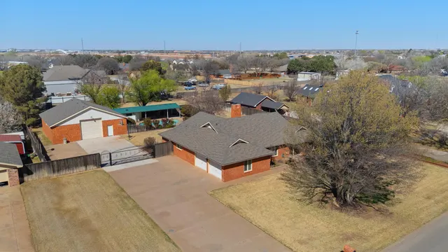 Photo 2 — 6808 Rochester Avenue, Lubbock, TX 79424